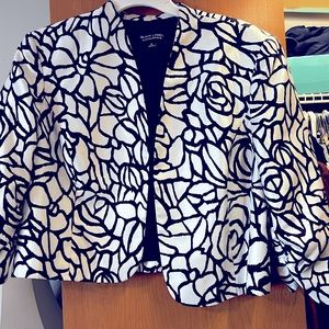 Cropped blazer with ruched sleeves